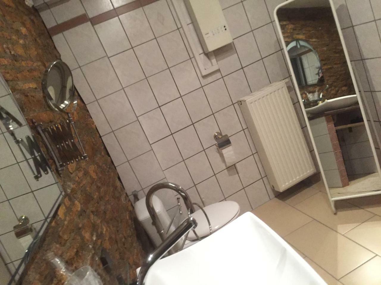 Weinschloesschen Im Weingut Roos Hotel Ilbesheim Luaran gambar