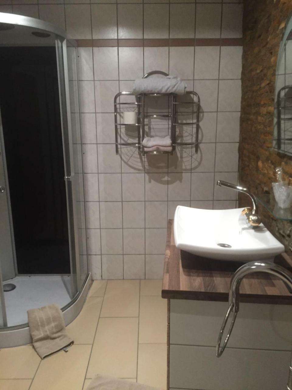 Weinschloesschen Im Weingut Roos Hotel Ilbesheim Luaran gambar